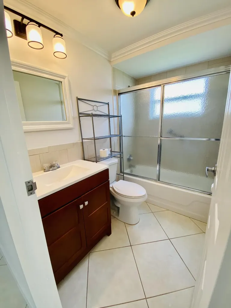 581 Saxony M Delray Beach FL 33446