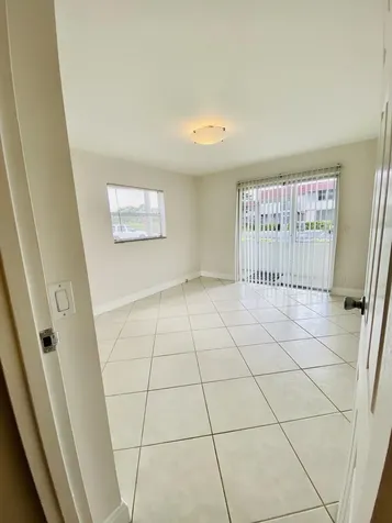 581 Saxony M Delray Beach FL 33446