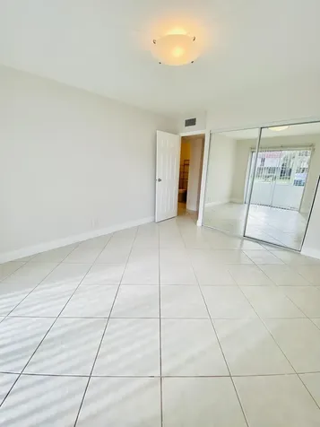 581 Saxony M Delray Beach FL 33446