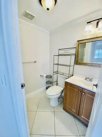 581 Saxony M Delray Beach FL 33446