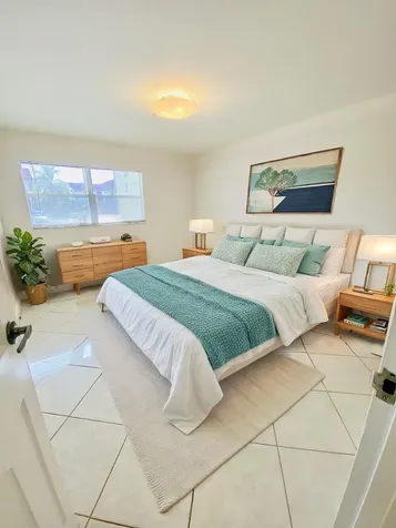 581 Saxony M Delray Beach FL 33446