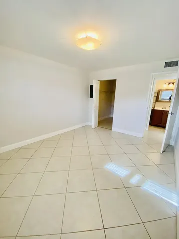 581 Saxony M Delray Beach FL 33446