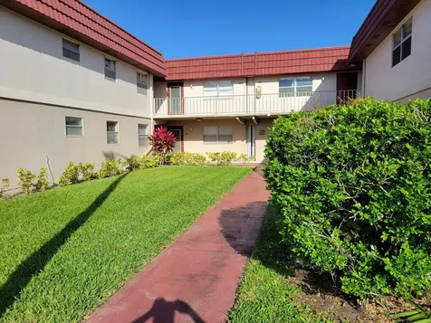 581 Saxony M Delray Beach FL 33446