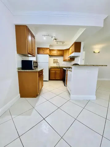 581 Saxony M Delray Beach FL 33446