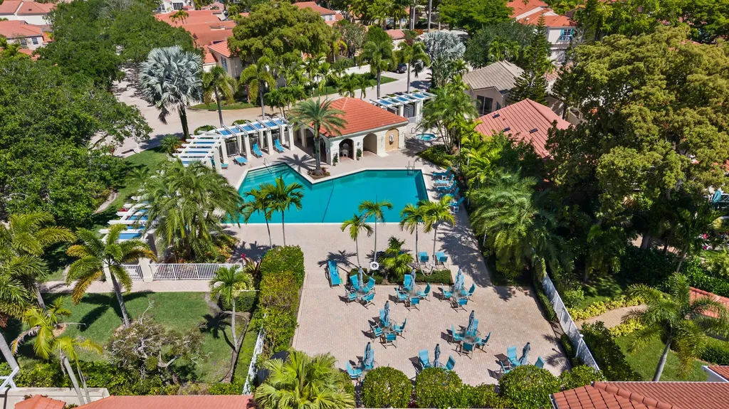 15 Via Carrara Palm Beach Gardens FL 33418