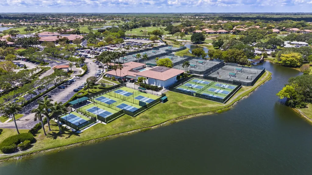 15 Via Carrara Palm Beach Gardens FL 33418