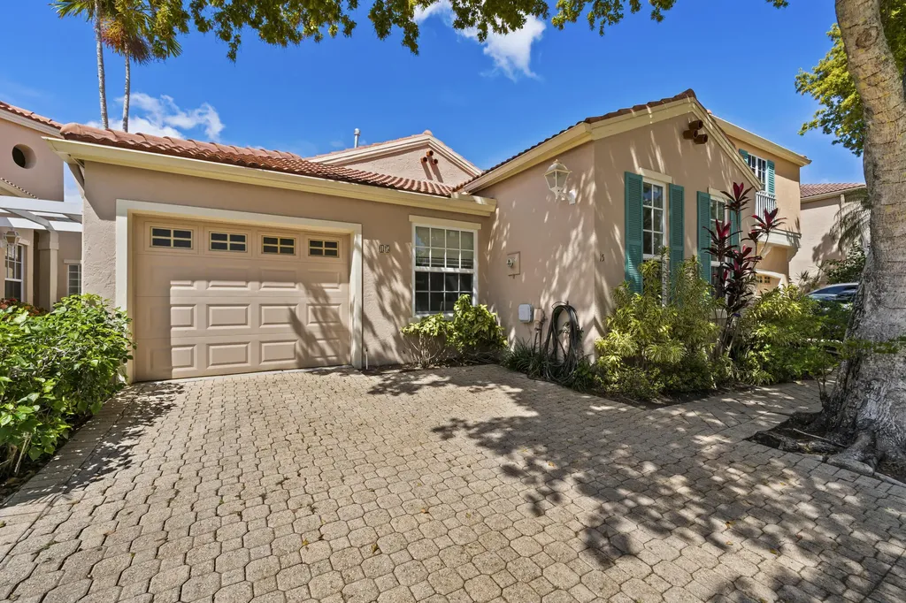 15 Via Carrara Palm Beach Gardens FL 33418