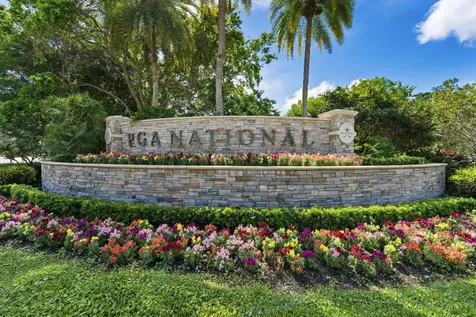 15 Via Carrara Palm Beach Gardens FL 33418