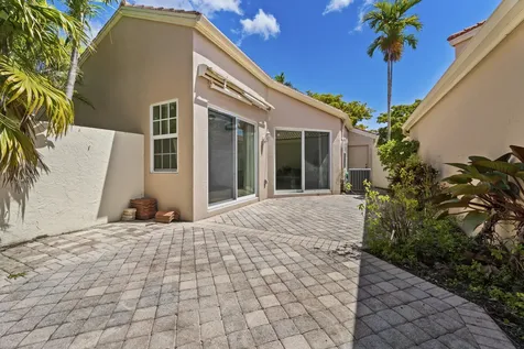15 Via Carrara Palm Beach Gardens FL 33418
