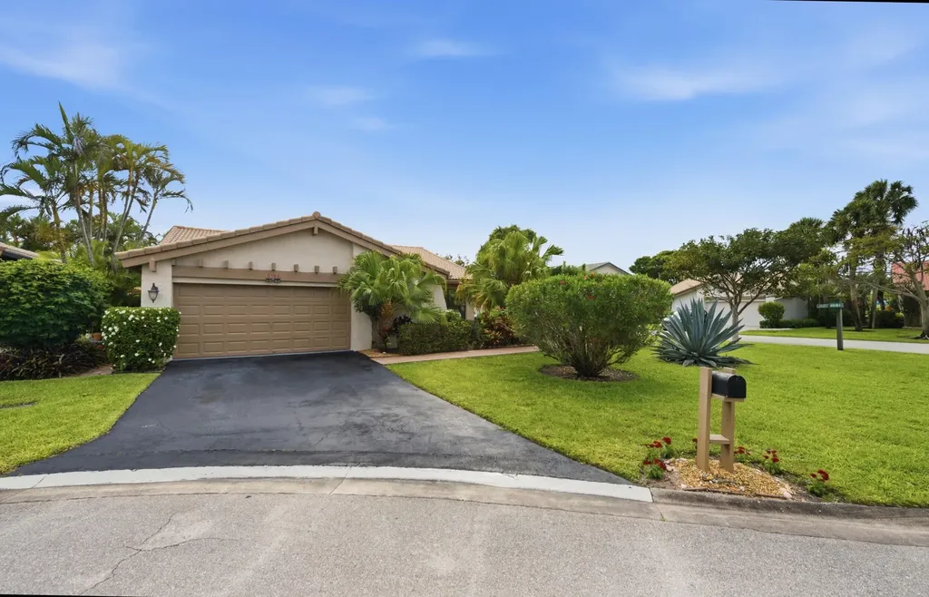 5743 Lakeview Mews Drive Boynton Beach FL 33437