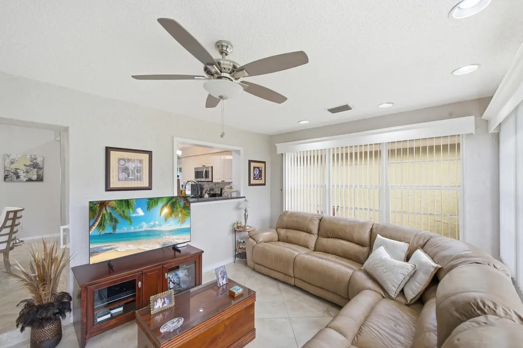 5743 Lakeview Mews Drive Boynton Beach FL 33437