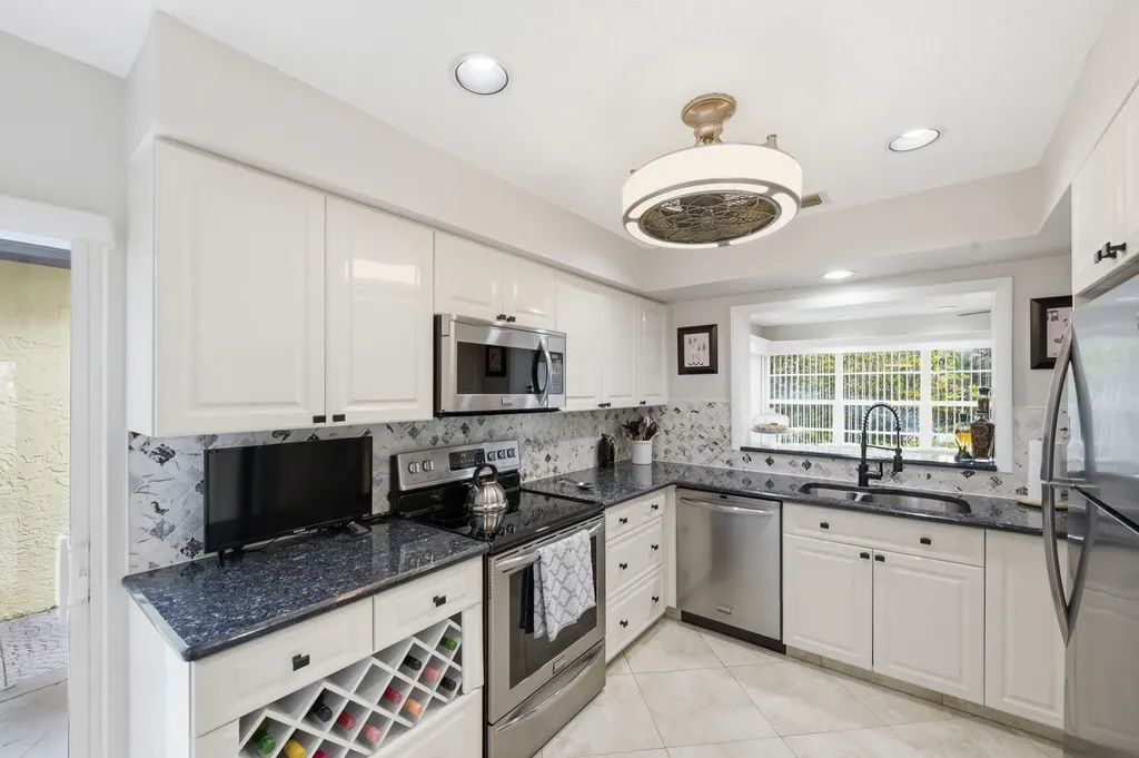 5743 Lakeview Mews Drive Boynton Beach FL 33437