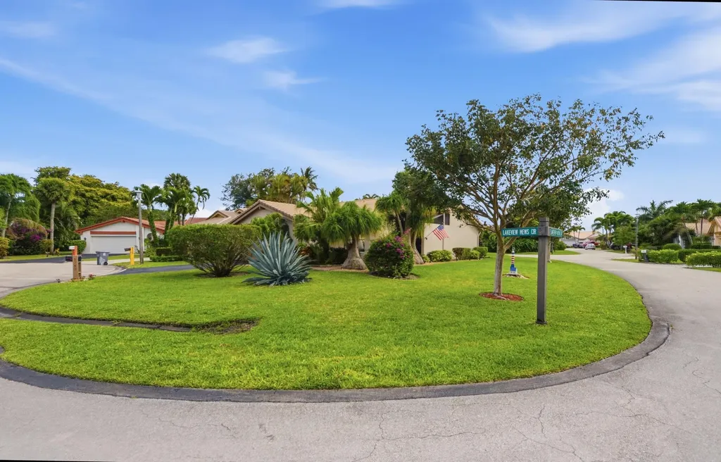 5743 Lakeview Mews Drive Boynton Beach FL 33437