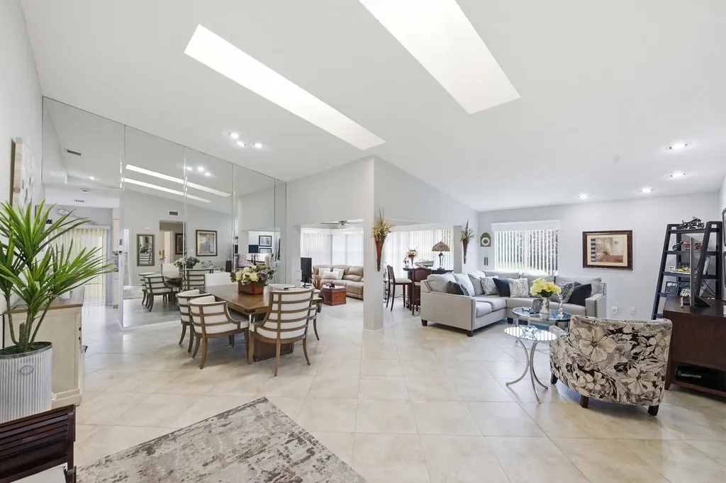 5743 Lakeview Mews Drive Boynton Beach FL 33437