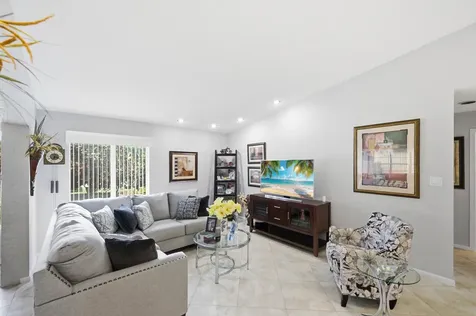 5743 Lakeview Mews Drive Boynton Beach FL 33437