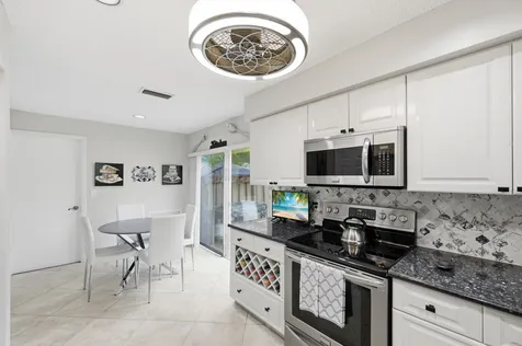 5743 Lakeview Mews Drive Boynton Beach FL 33437