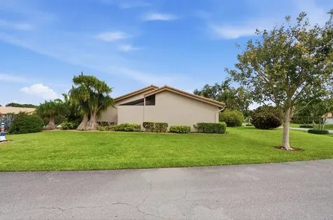 5743 Lakeview Mews Drive Boynton Beach FL 33437