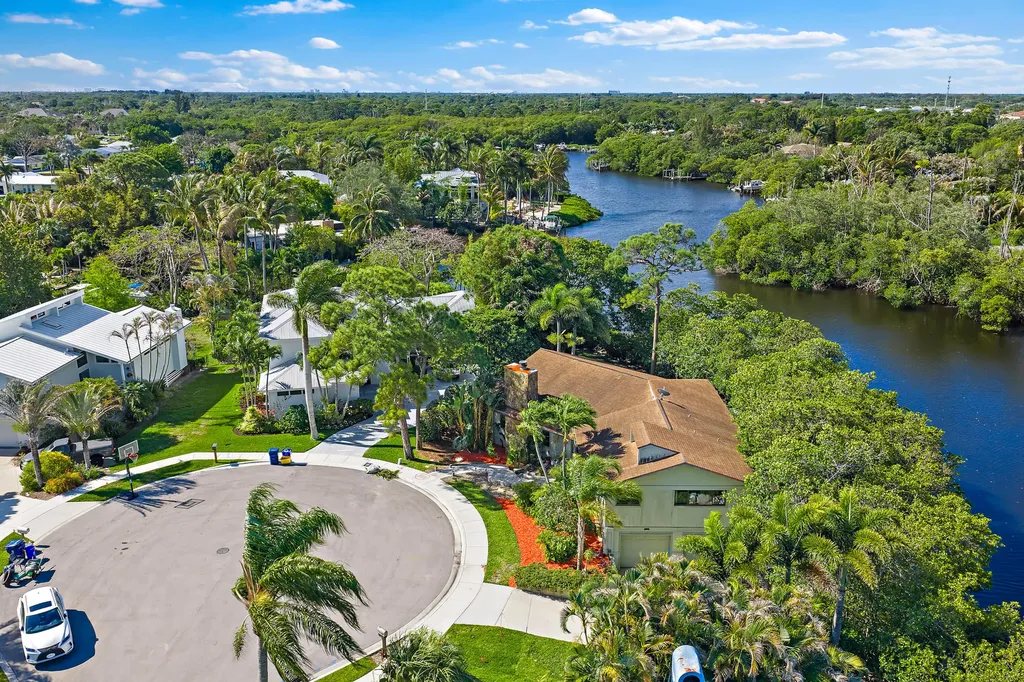 702 Warren Drive Jupiter FL 33458