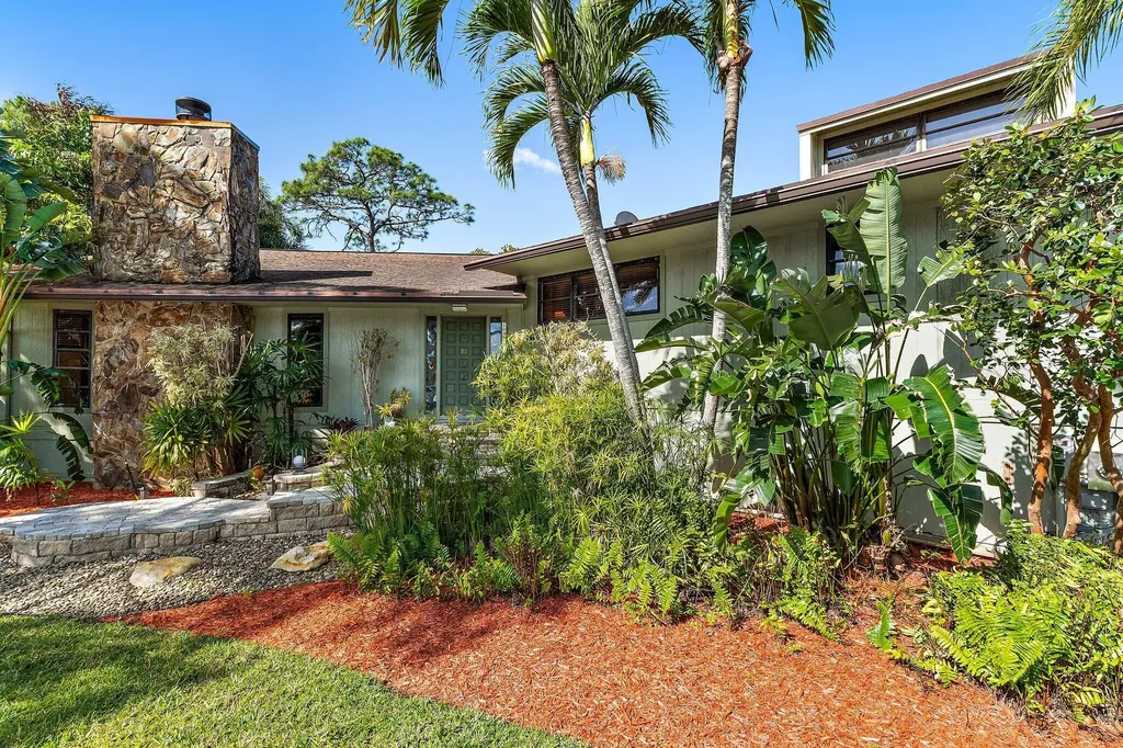 702 Warren Drive Jupiter FL 33458