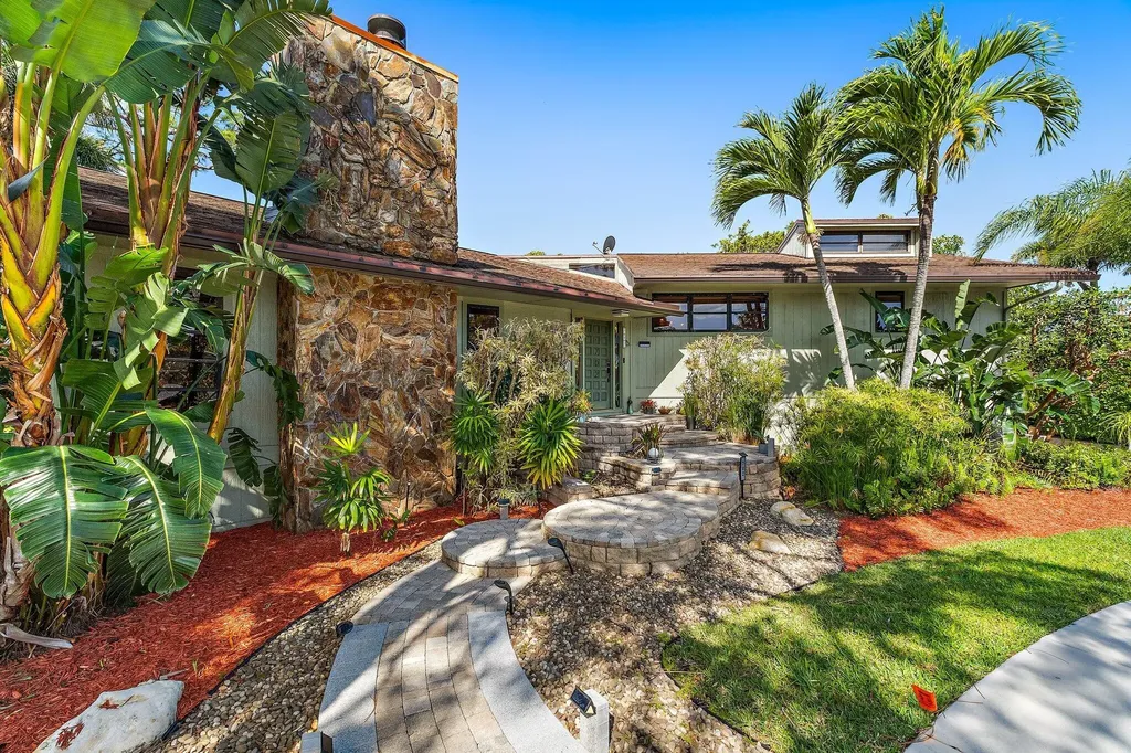 702 Warren Drive Jupiter FL 33458
