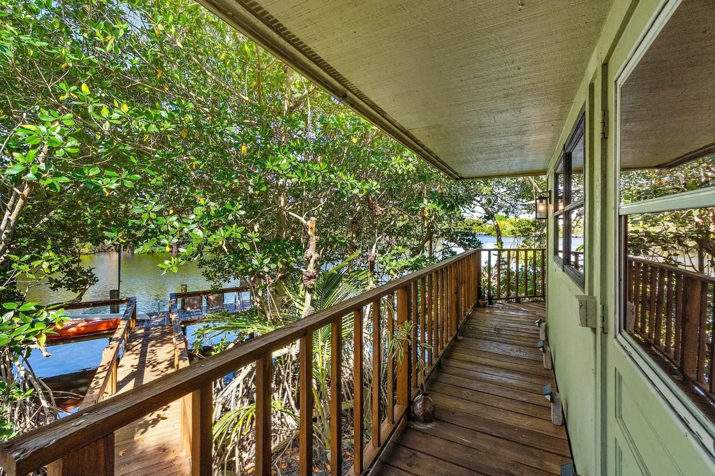 702 Warren Drive Jupiter FL 33458