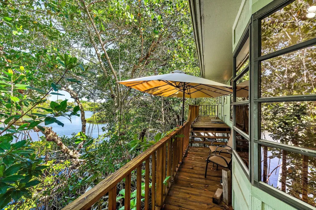 702 Warren Drive Jupiter FL 33458