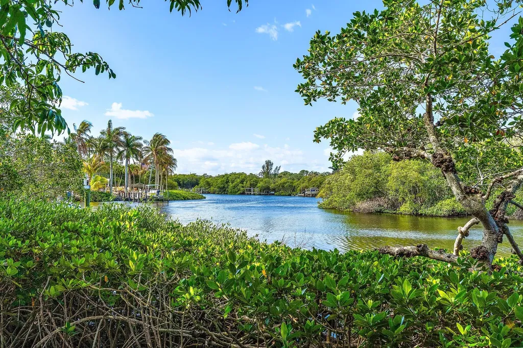 702 Warren Drive Jupiter FL 33458