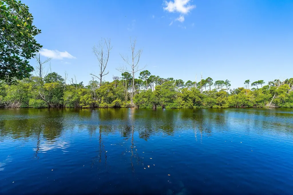 702 Warren Drive Jupiter FL 33458