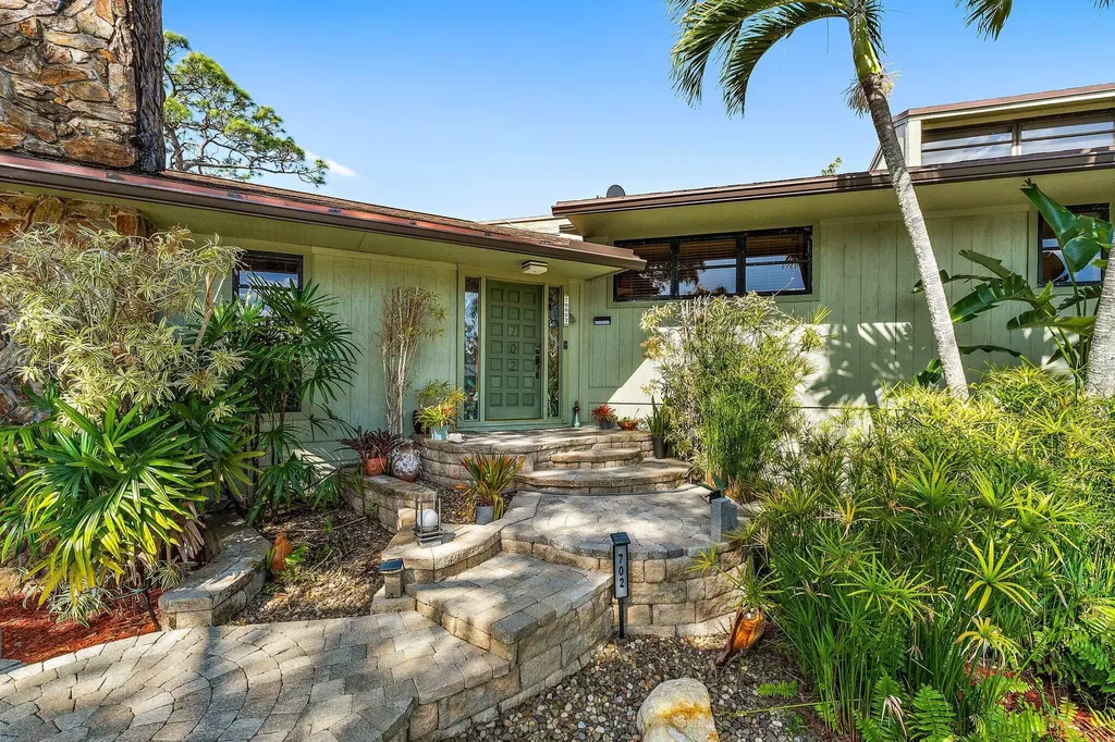 702 Warren Drive Jupiter FL 33458