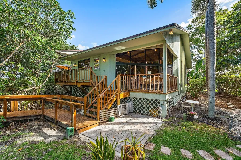 702 Warren Drive Jupiter FL 33458