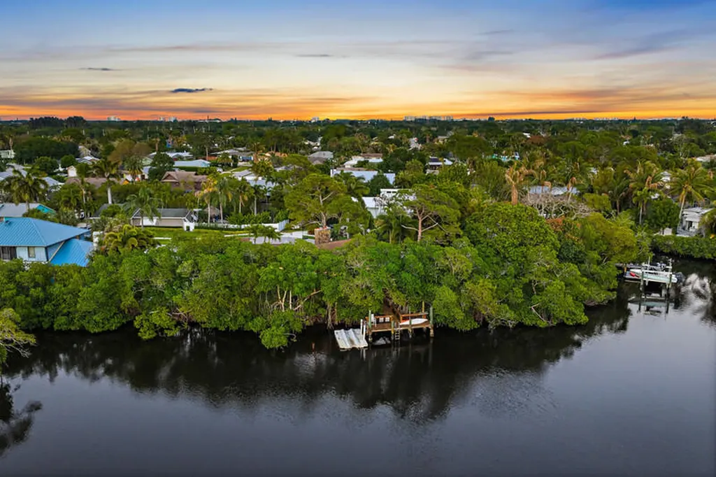 702 Warren Drive Jupiter FL 33458