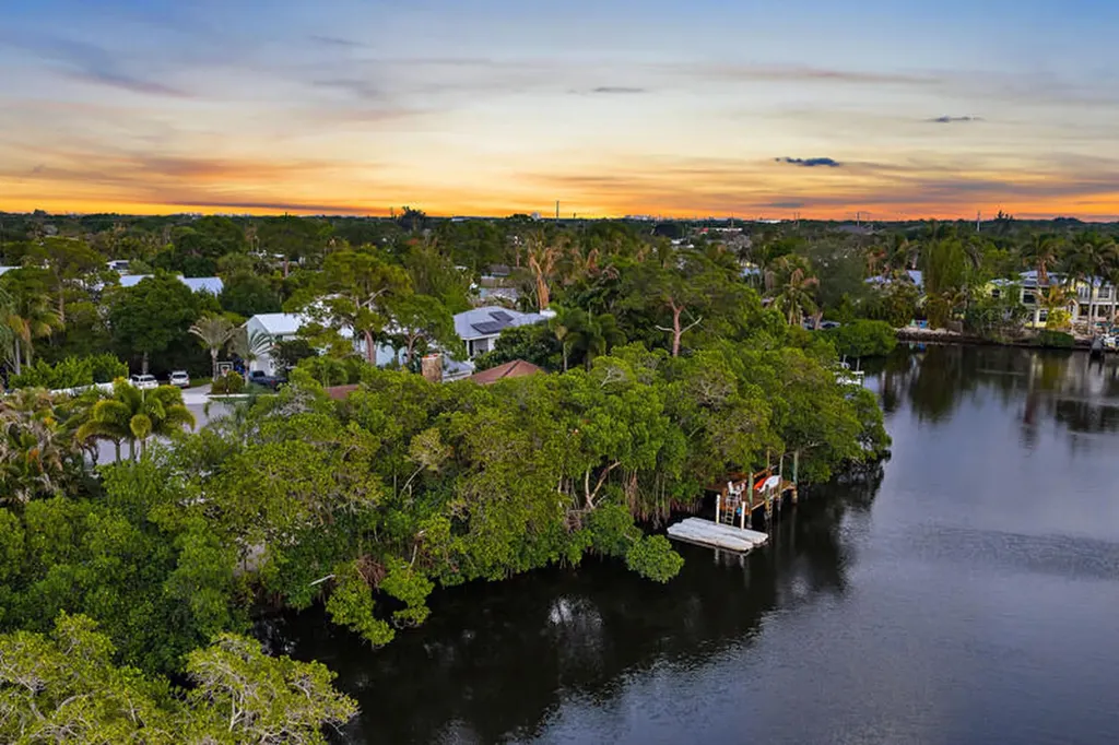 702 Warren Drive Jupiter FL 33458