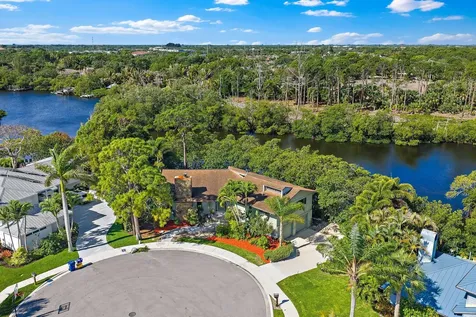 702 Warren Drive Jupiter FL 33458