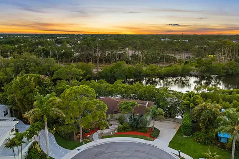 702 Warren Drive Jupiter FL 33458