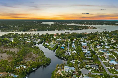 702 Warren Drive Jupiter FL 33458