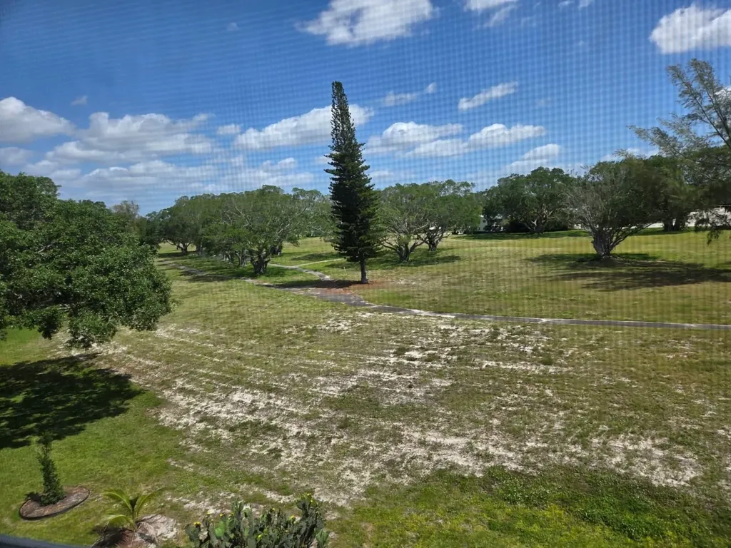 4027 Lyndhurst Deerfield Beach FL 33442