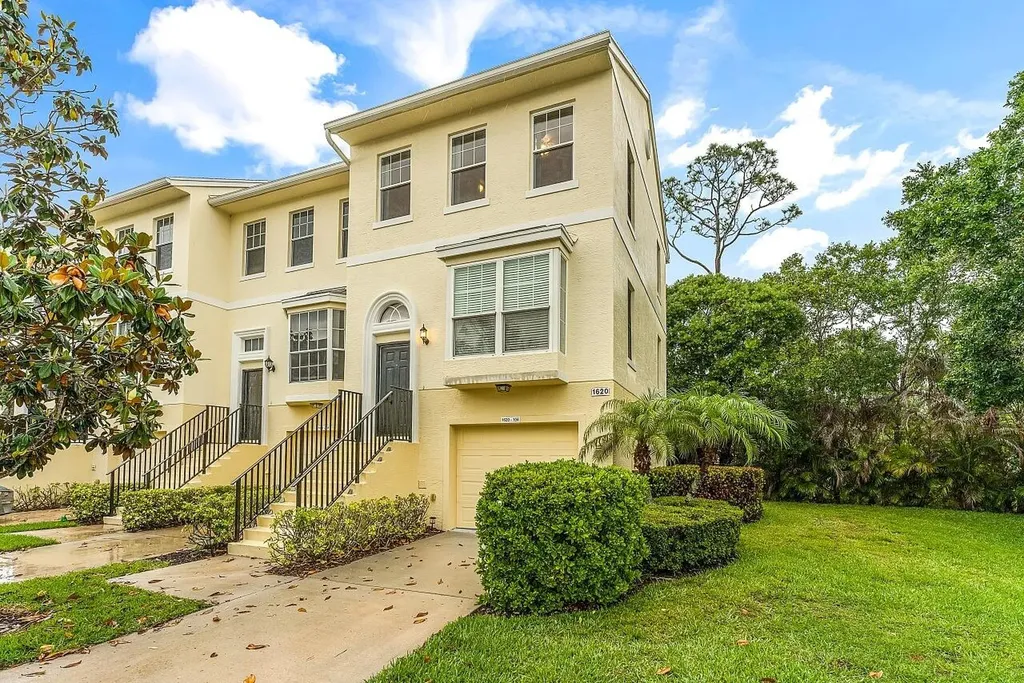 1620 42nd Square Vero Beach FL 32960