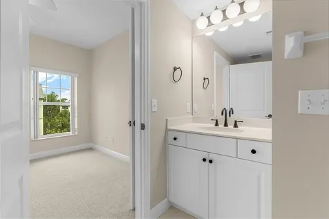 1620 42nd Square Vero Beach FL 32960
