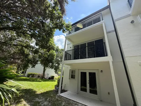 1620 42nd Square Vero Beach FL 32960