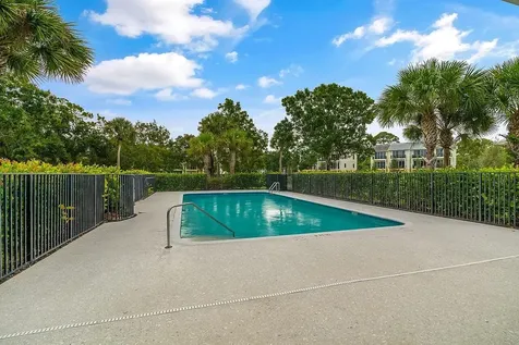 1620 42nd Square Vero Beach FL 32960