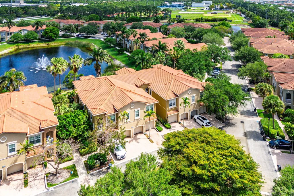 4890 Bonsai Circle Palm Beach Gardens FL 33418