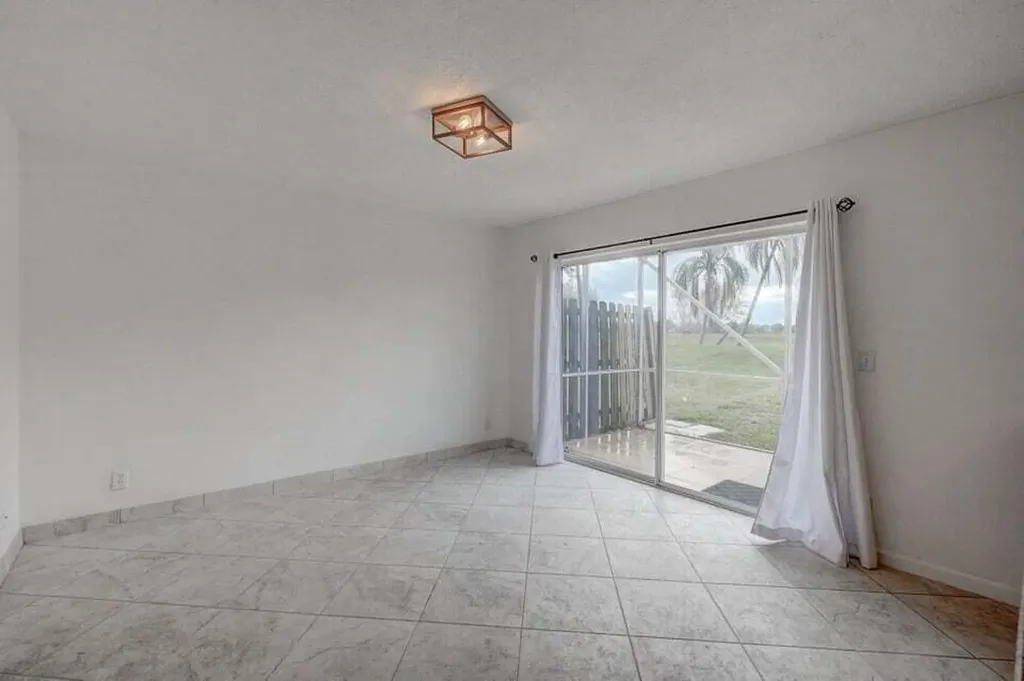 10758 Lake Jasmine Drive Boca Raton FL 33498