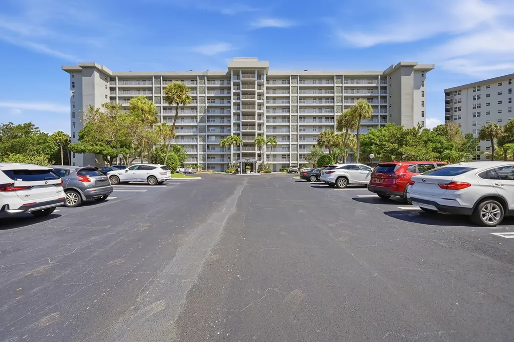 4015 W Palm Aire Drive Pompano Beach FL 33069