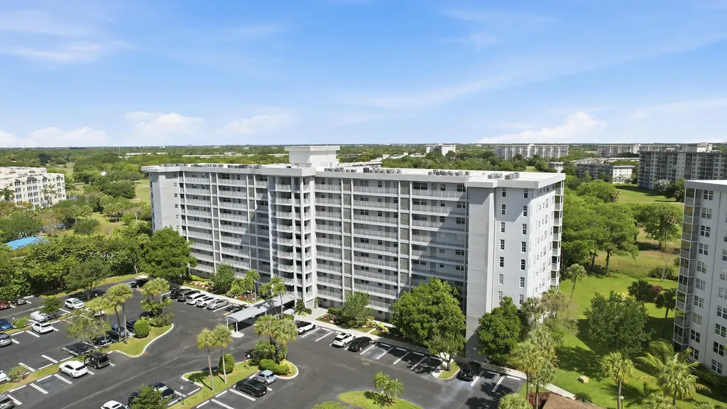 4015 W Palm Aire Drive Pompano Beach FL 33069