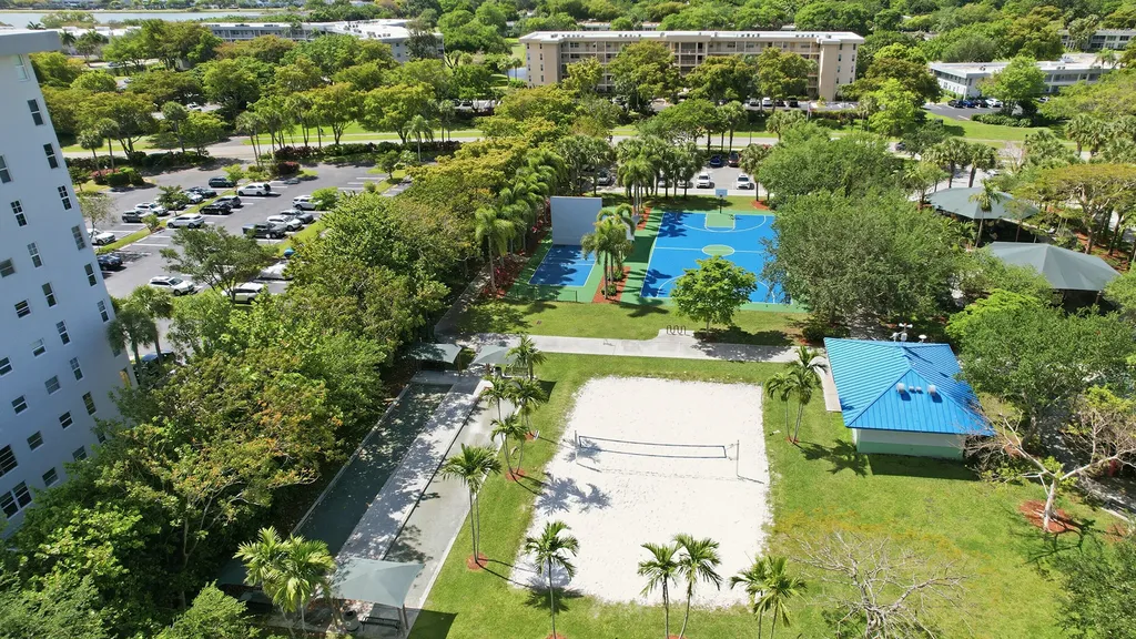 4015 W Palm Aire Drive Pompano Beach FL 33069