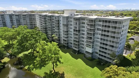 4015 W Palm Aire Drive Pompano Beach FL 33069