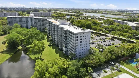 4015 W Palm Aire Drive Pompano Beach FL 33069