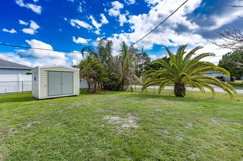 270 SW Parish Terrace Port St Lucie FL 34984