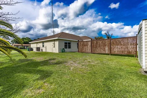 270 SW Parish Terrace Port St Lucie FL 34984