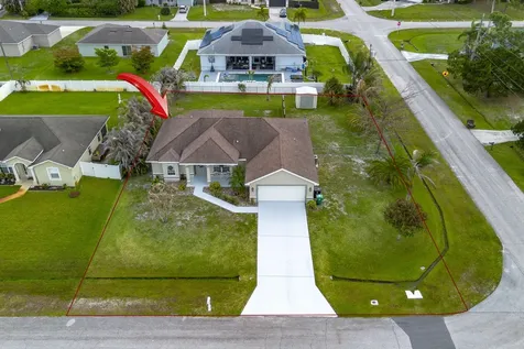 270 SW Parish Terrace Port St Lucie FL 34984